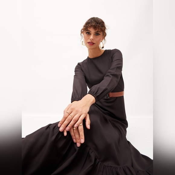 Alexandria: Belted Tiered Maxi Dress - Picture 5 of 6